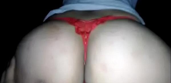  Tanga roja. Culo perfecto